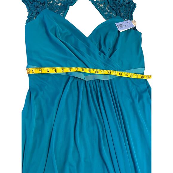 NWT David's Bridal Gown Style F19505 Oasis - Size 18 - Picture 8 of 16